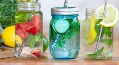 mostra de menú de dieta para beber durante 7 días